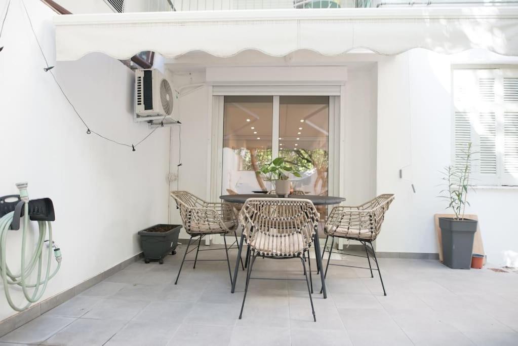 Luxury Studio With Garden Next To Acropolis Athens Exterior photo