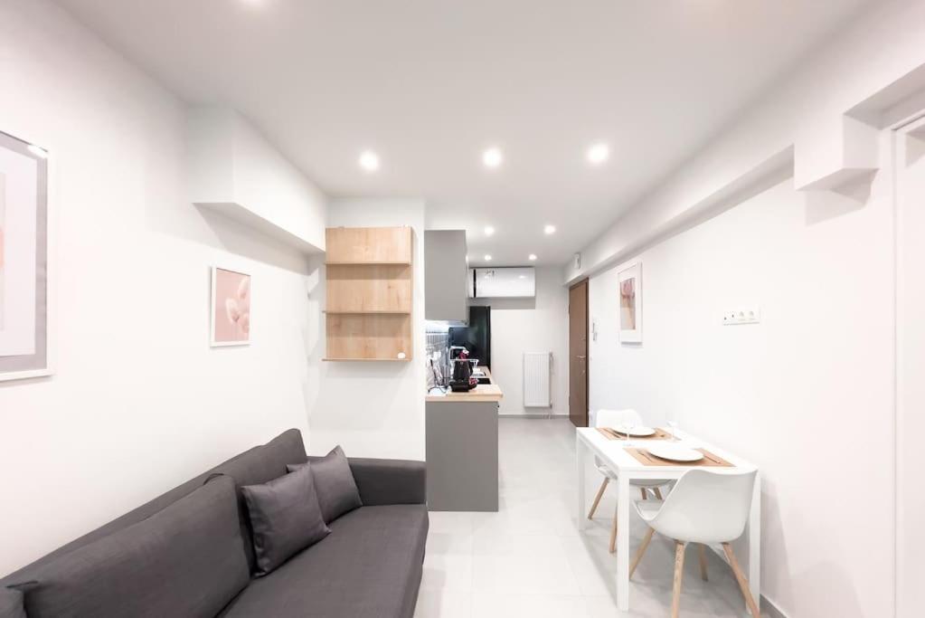 Luxury Studio With Garden Next To Acropolis Athens Exterior photo